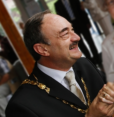 Stephen Holmess photo