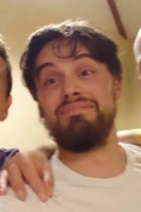 Christopher Holes photo